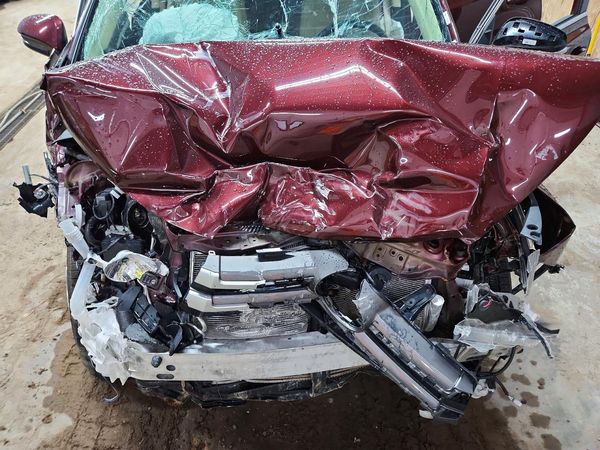 2019 TOYOTA HIGHLANDER SE/XLE — Engine bay