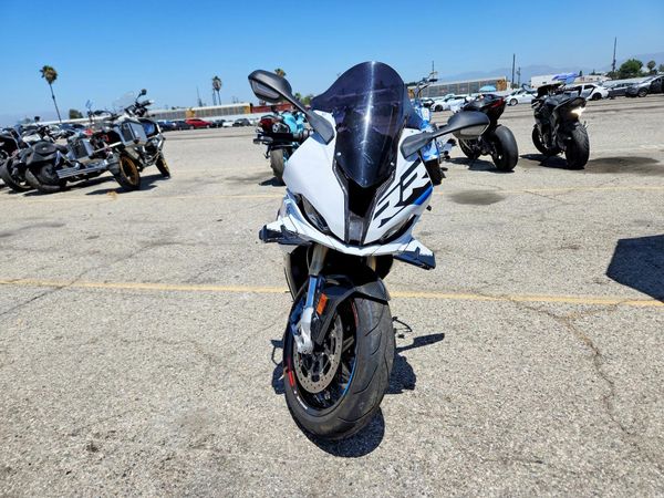 2023 BMW S 1000