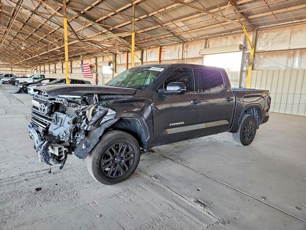 2022 TOYOTA TUNDRA SR5