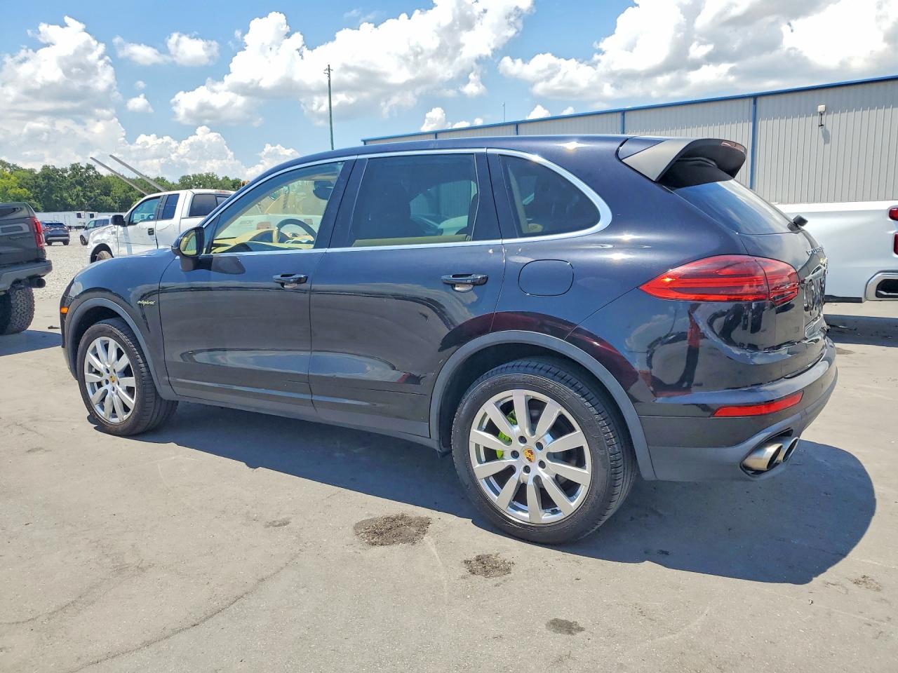 2016 PORSCHE CAYENNE E-Hybrid