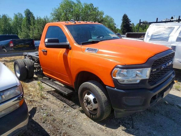 2019 RAM 3500 REG CAB CHASSIS