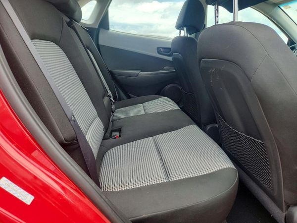 2020 HYUNDAI KONA SE