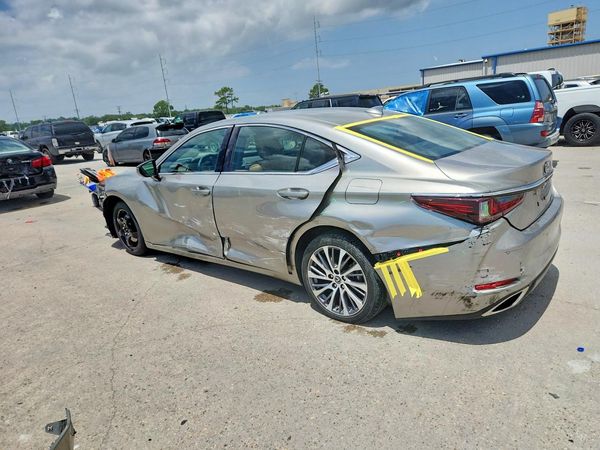 2020 LEXUS ES