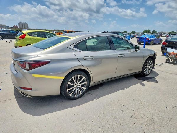 2020 LEXUS ES