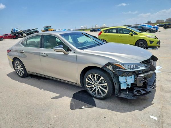 2020 LEXUS ES