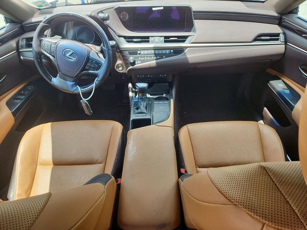 2020 LEXUS ES