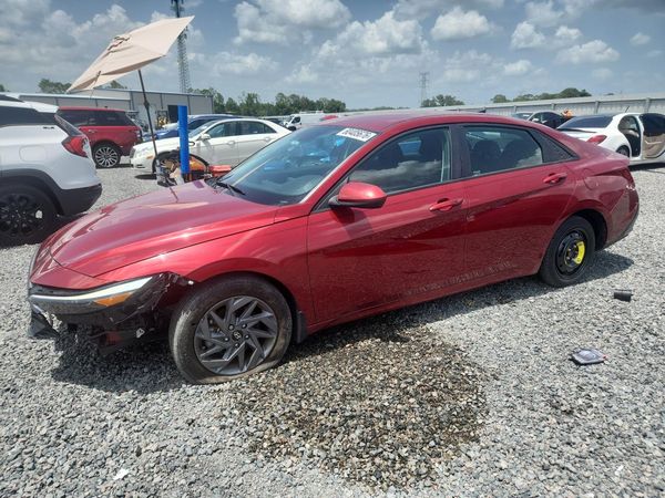 2024 HYUNDAI ELANTRA