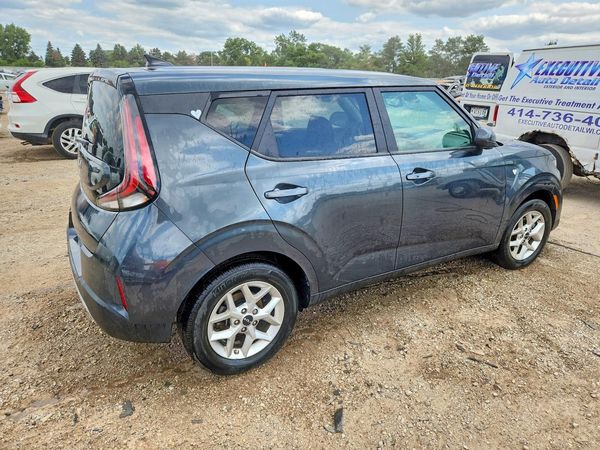 2025 KIA SOUL LX, S