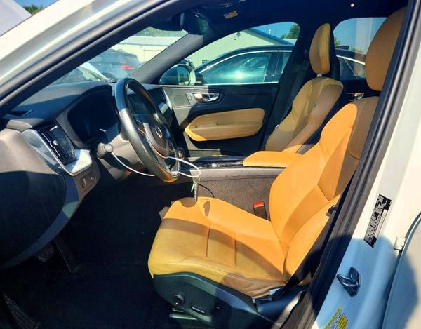 2018 VOLVO XC60