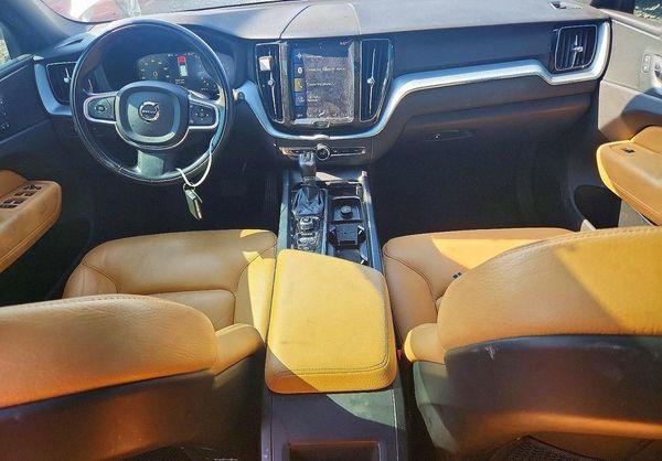 2018 VOLVO XC60