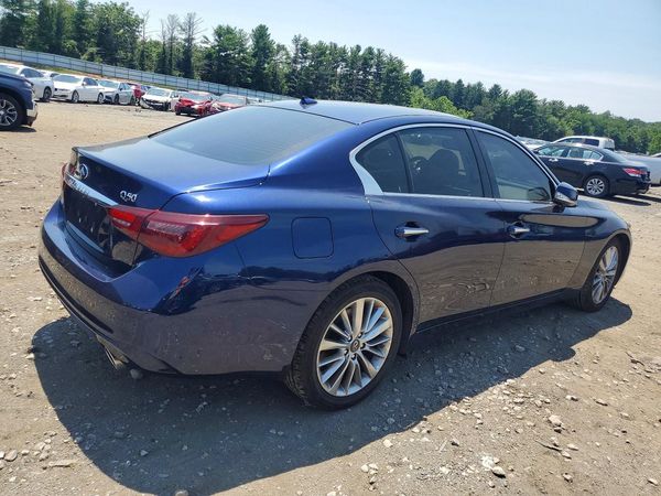 2021 INFINITI Q50 LUXE