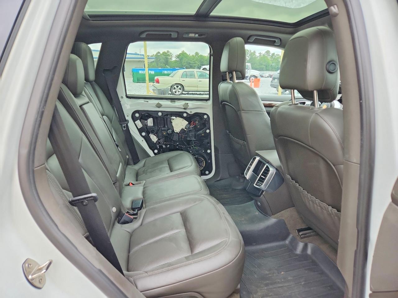 2016 PORSCHE CAYENNE