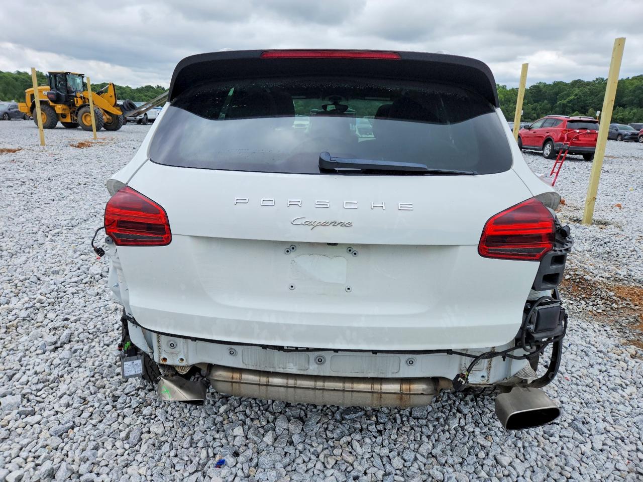 2016 PORSCHE CAYENNE