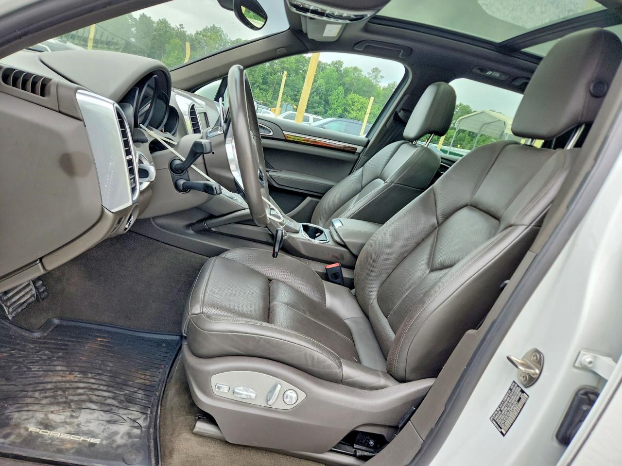 2016 PORSCHE CAYENNE