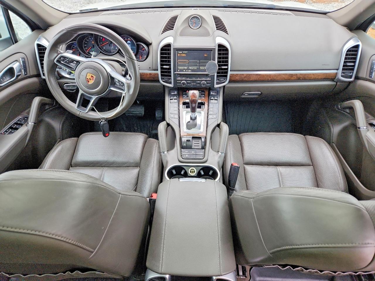 2016 PORSCHE CAYENNE