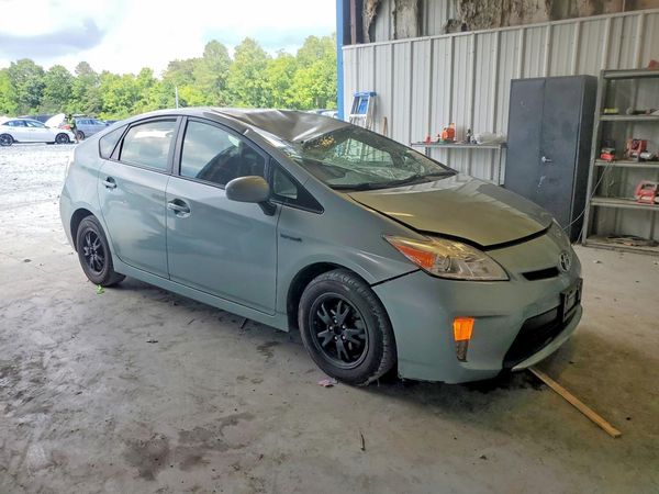 2013 TOYOTA PRIUS