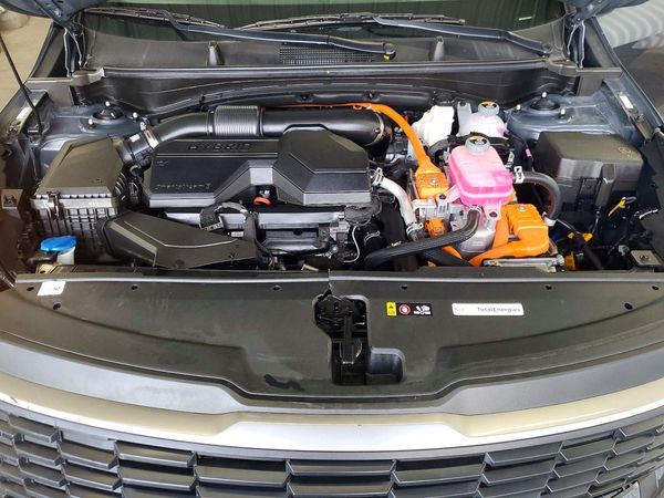 2026 KIA SPORTAGE LX, S — Engine bay