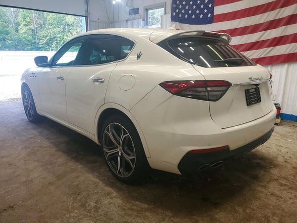 2022 MASERATI LEVANTE MODENA