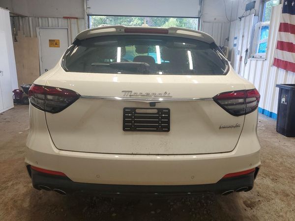2022 MASERATI LEVANTE MODENA