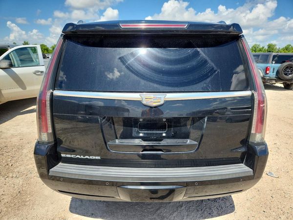 2016 CADILLAC ESCALADE Luxury