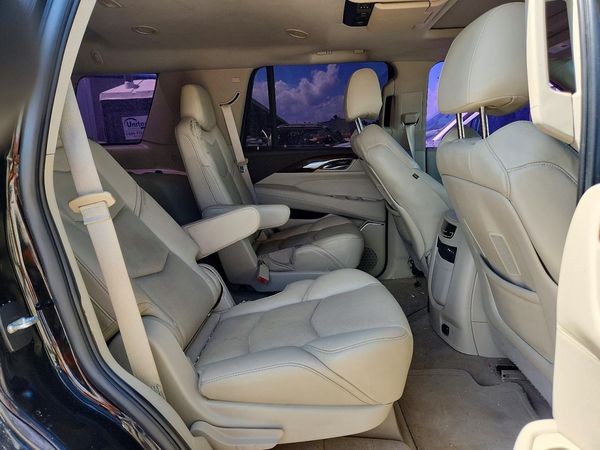 2016 CADILLAC ESCALADE Luxury