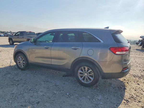 2016 KIA SORENTO L / LX