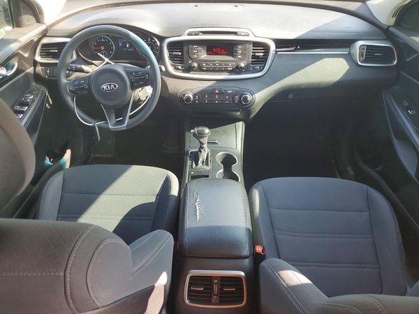 2016 KIA SORENTO L / LX