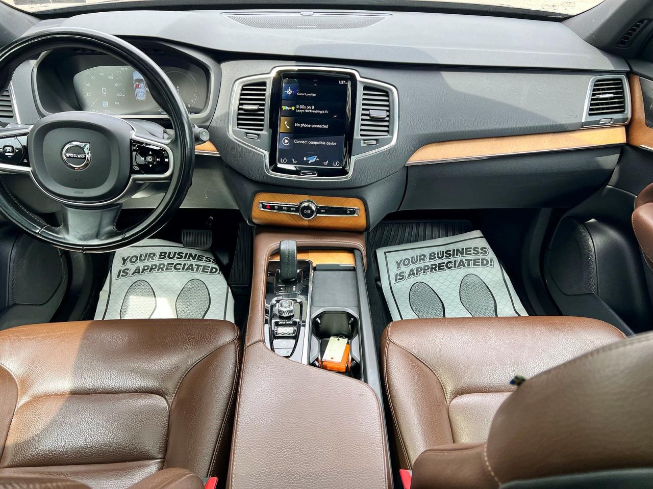 2021 VOLVO XC90 Momentum
