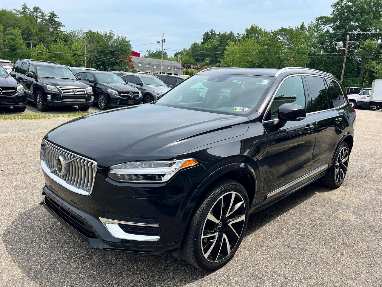 2021 VOLVO XC90 Momentum
