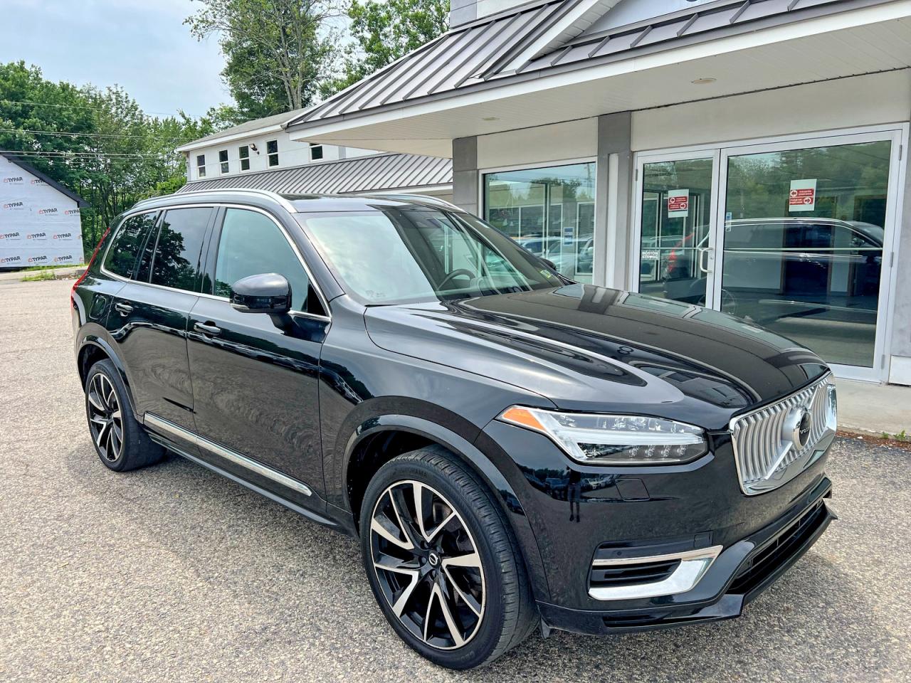 2021 VOLVO XC90 Momentum