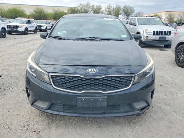 2017 KIA FORTE5 LX