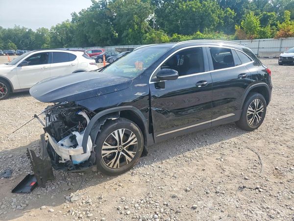 2026 MERCEDES-BENZ GLA-CLASS GLA250 4MATIC — Front 3/4