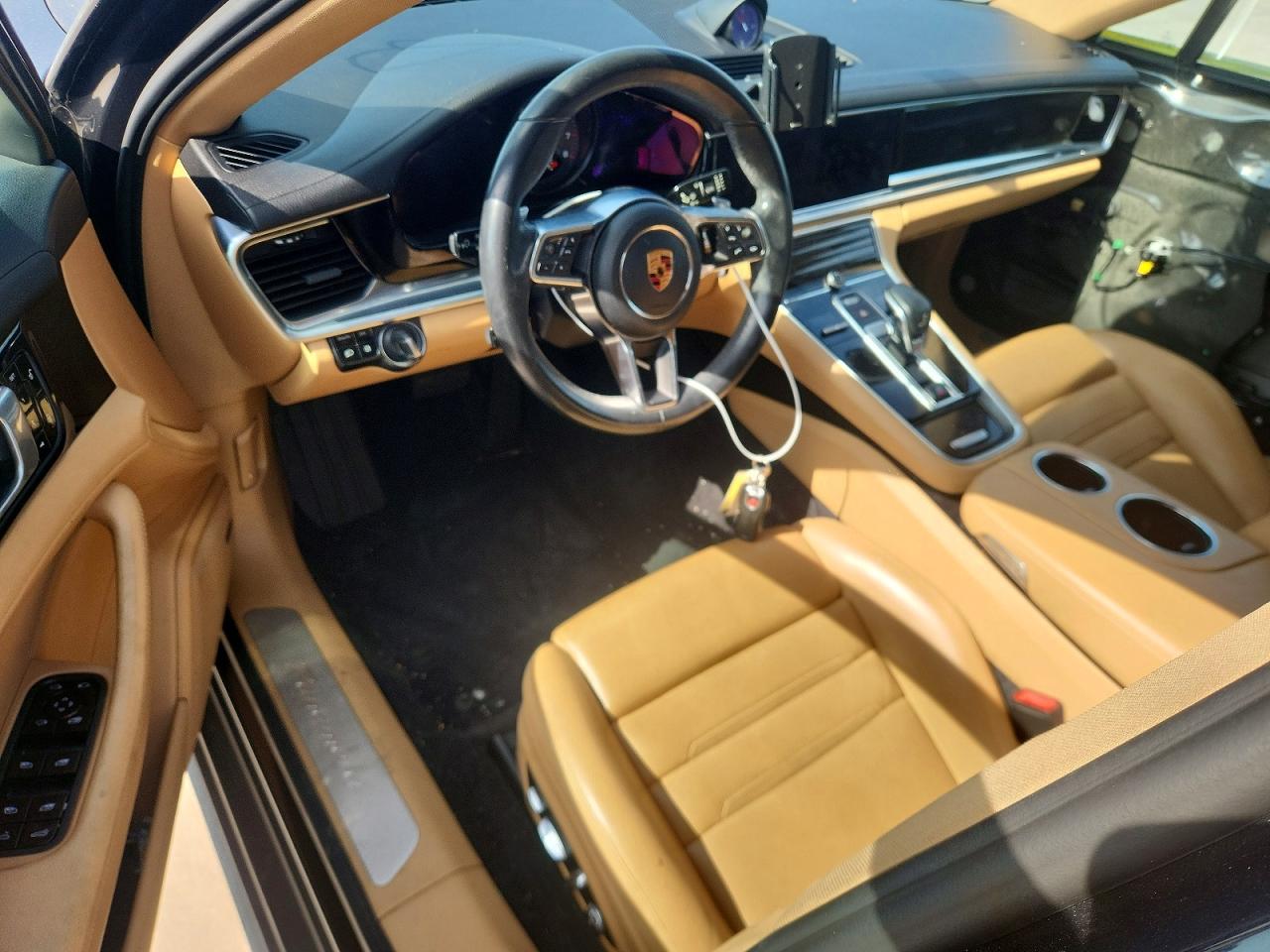 2018 PORSCHE PANAMERA Base / 4