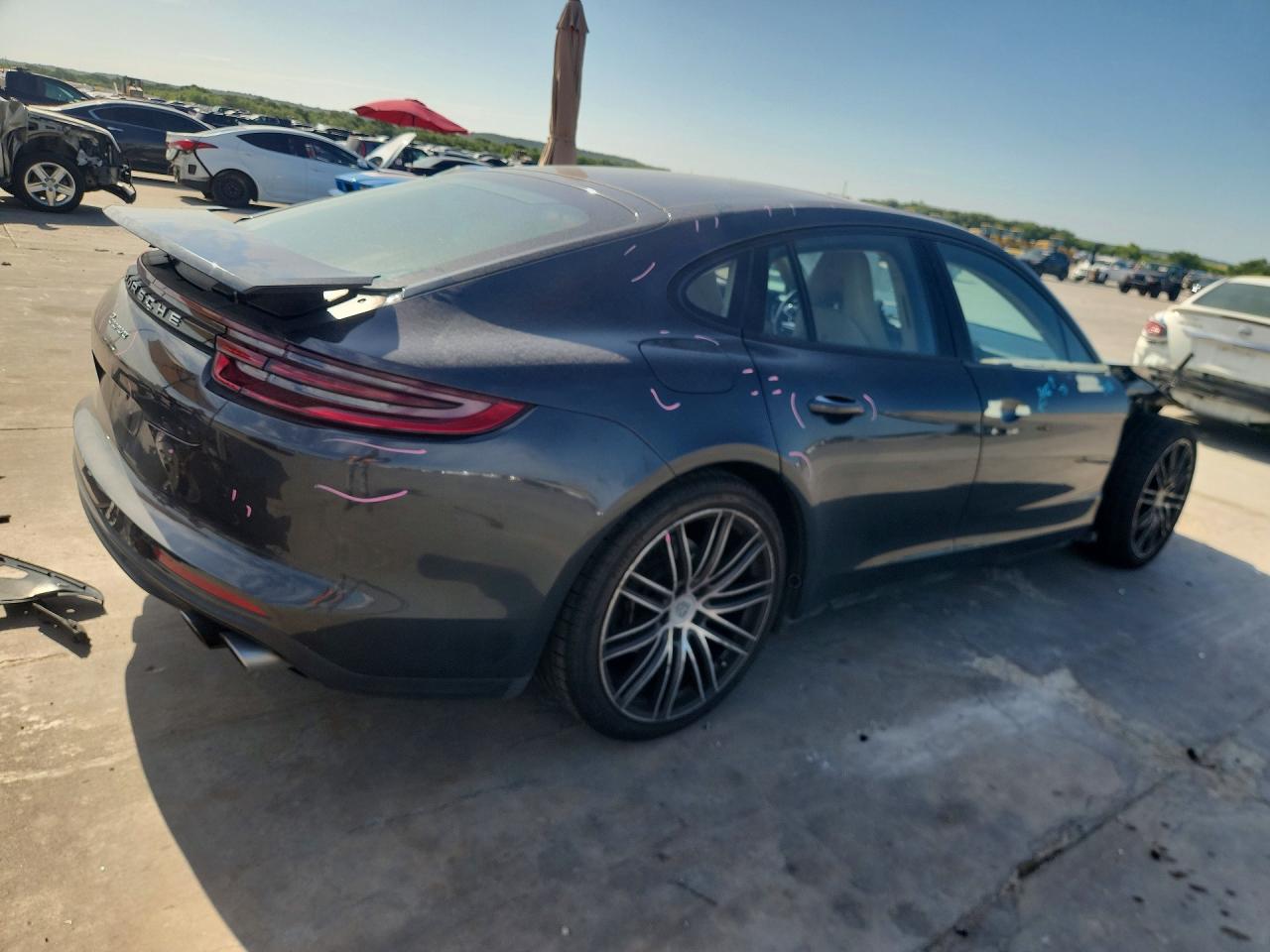 2018 PORSCHE PANAMERA Base / 4
