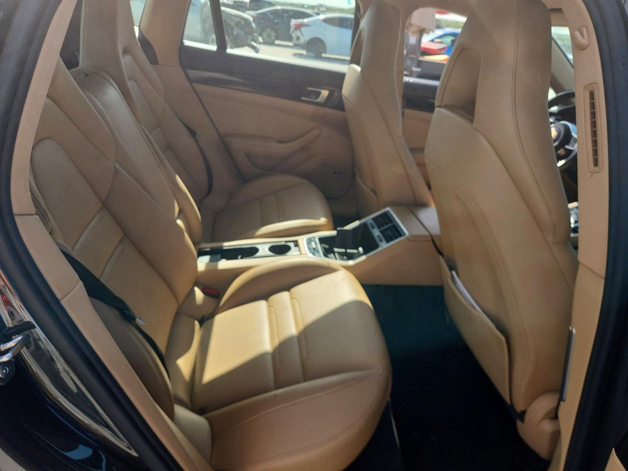 2018 PORSCHE PANAMERA Base / 4