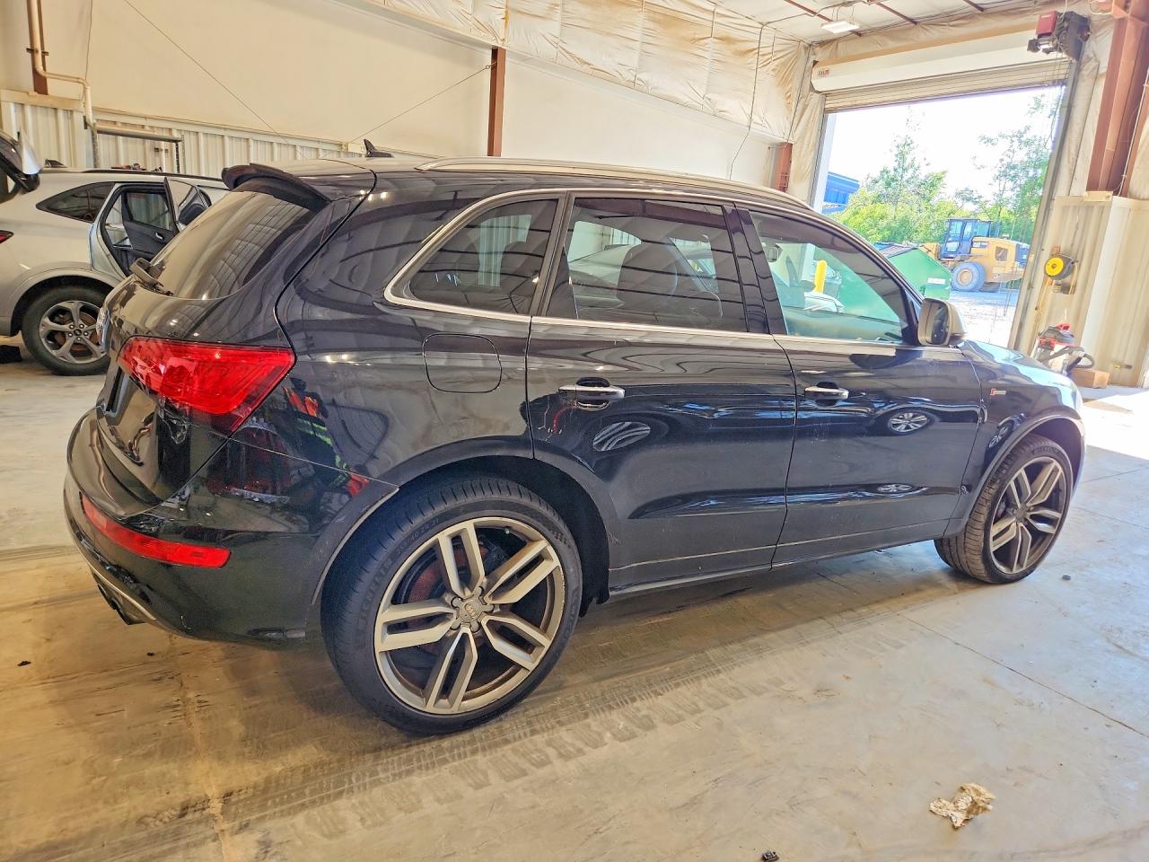 2015 AUDI SQ5 Premium Plus
