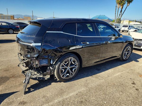 2024 BMW IX xDrive50