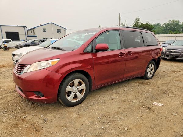2017 TOYOTA SIENNA