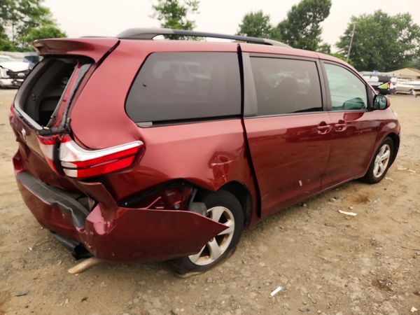 2017 TOYOTA SIENNA