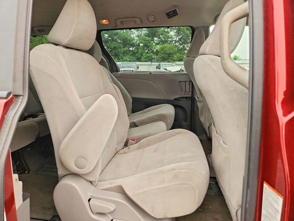 2017 TOYOTA SIENNA