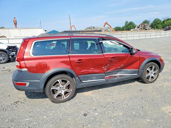 2015 VOLVO XC70