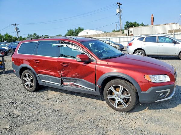 2015 VOLVO XC70