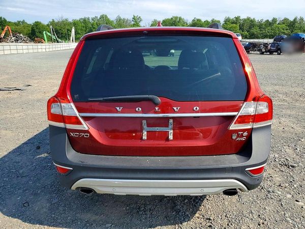 2015 VOLVO XC70