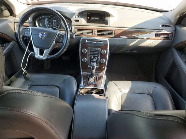 2015 VOLVO XC70