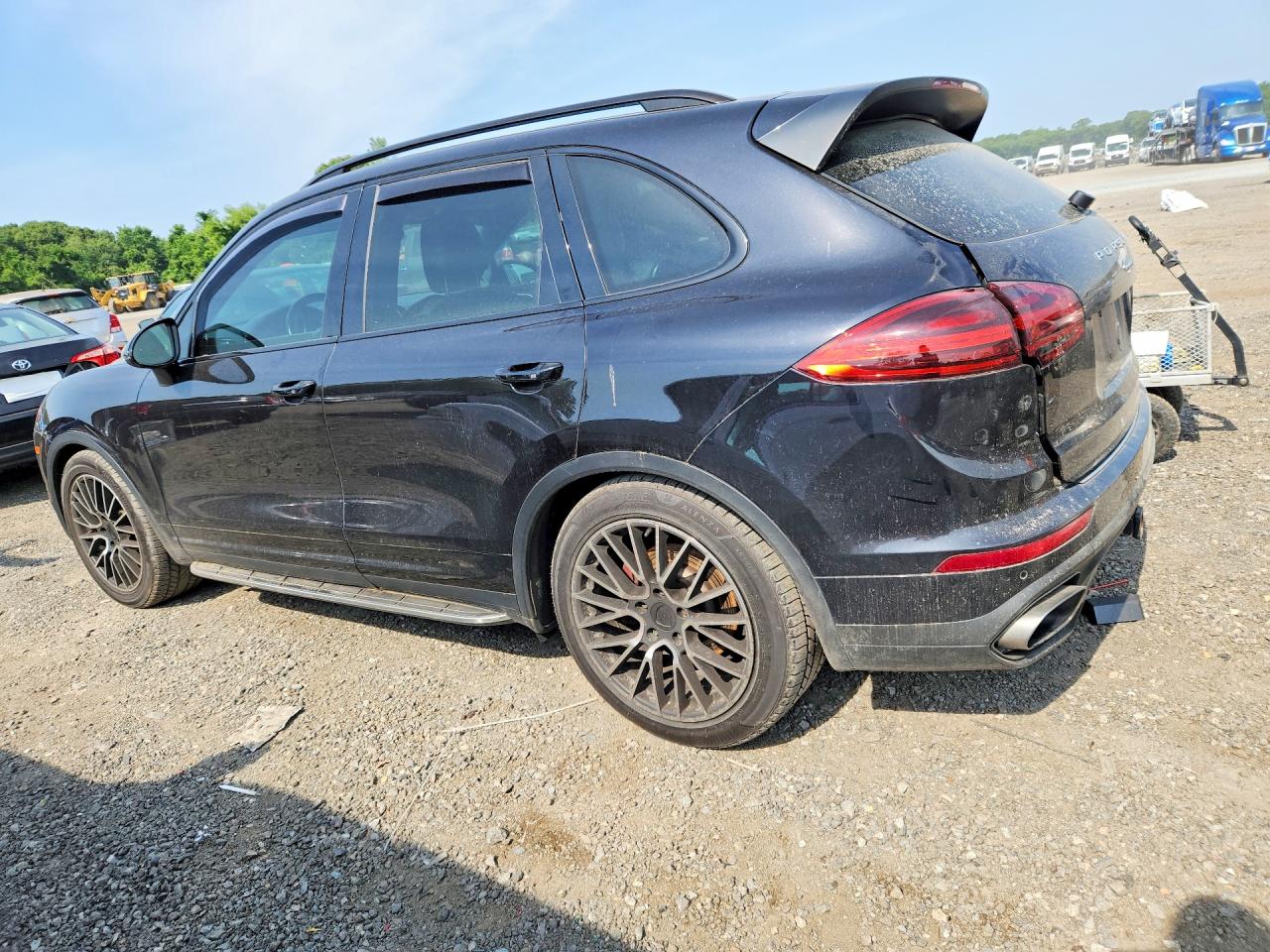 2016 PORSCHE CAYENNE