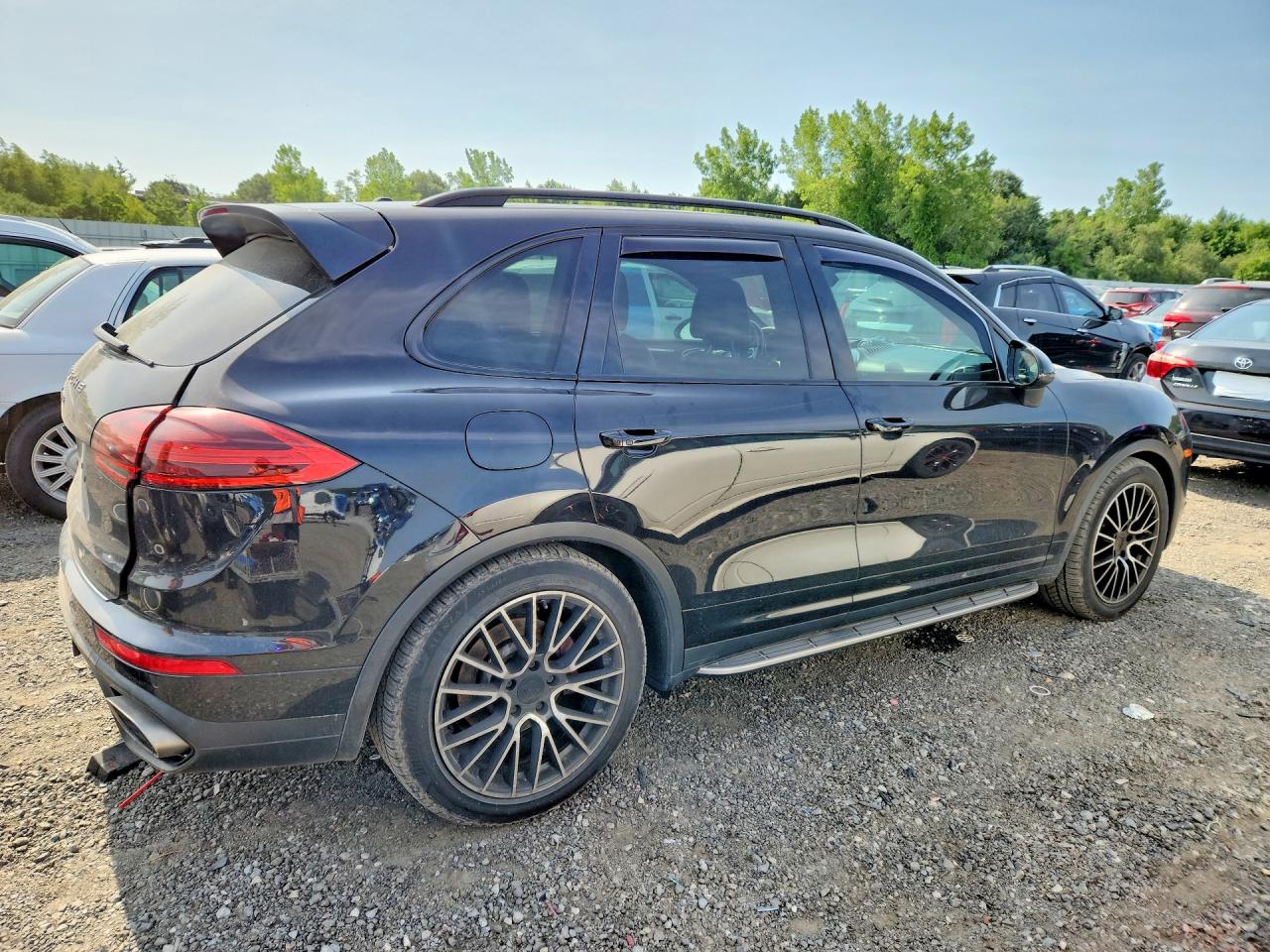 2016 PORSCHE CAYENNE