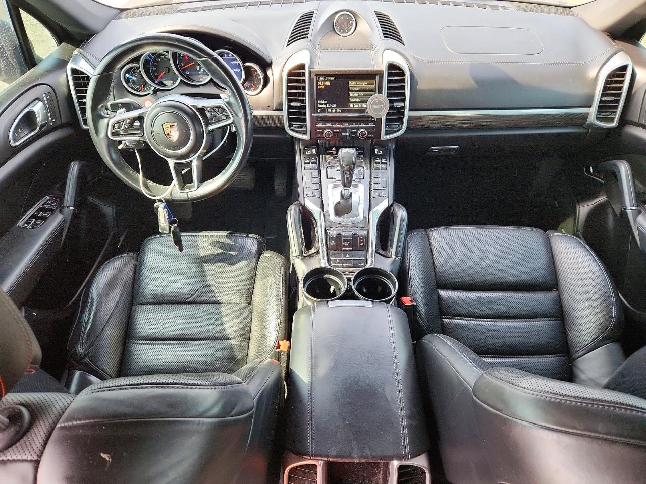2016 PORSCHE CAYENNE