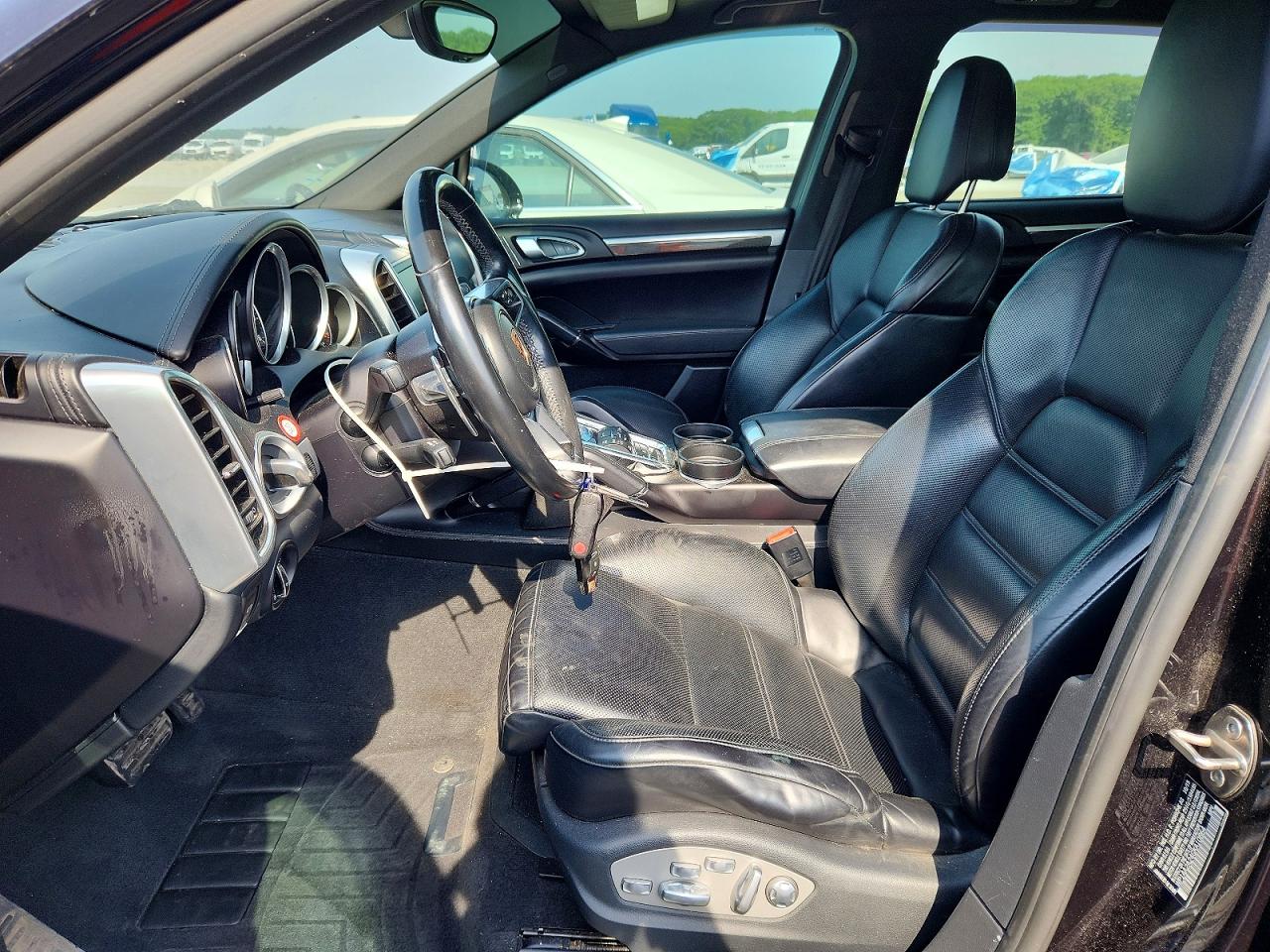 2016 PORSCHE CAYENNE