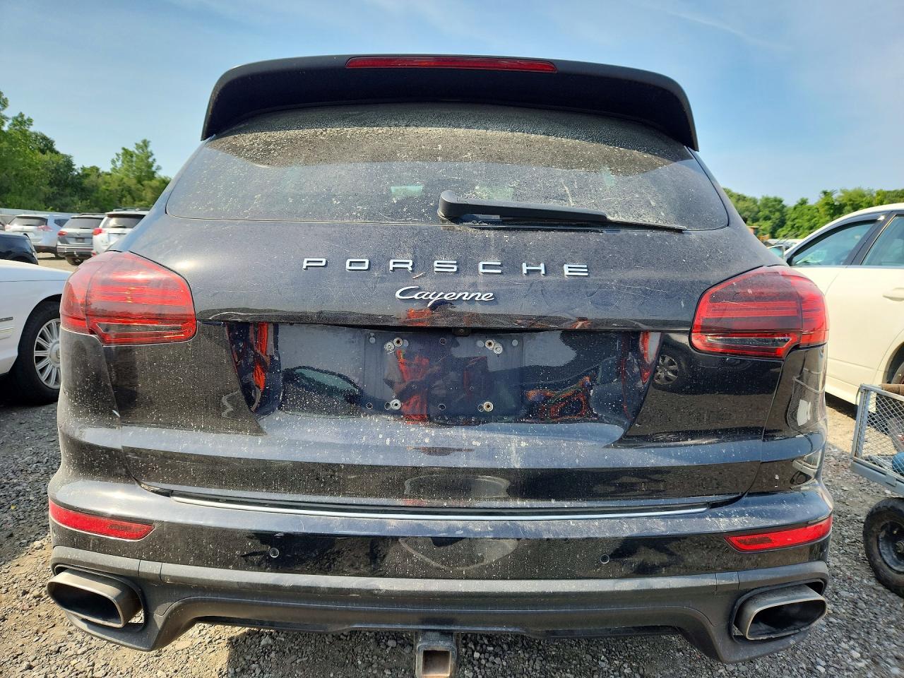 2016 PORSCHE CAYENNE