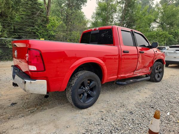 2015 RAM 1500 SLT